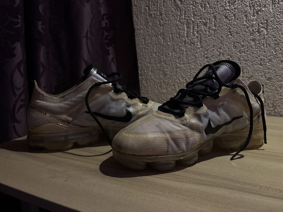 adidasi nike vapormax