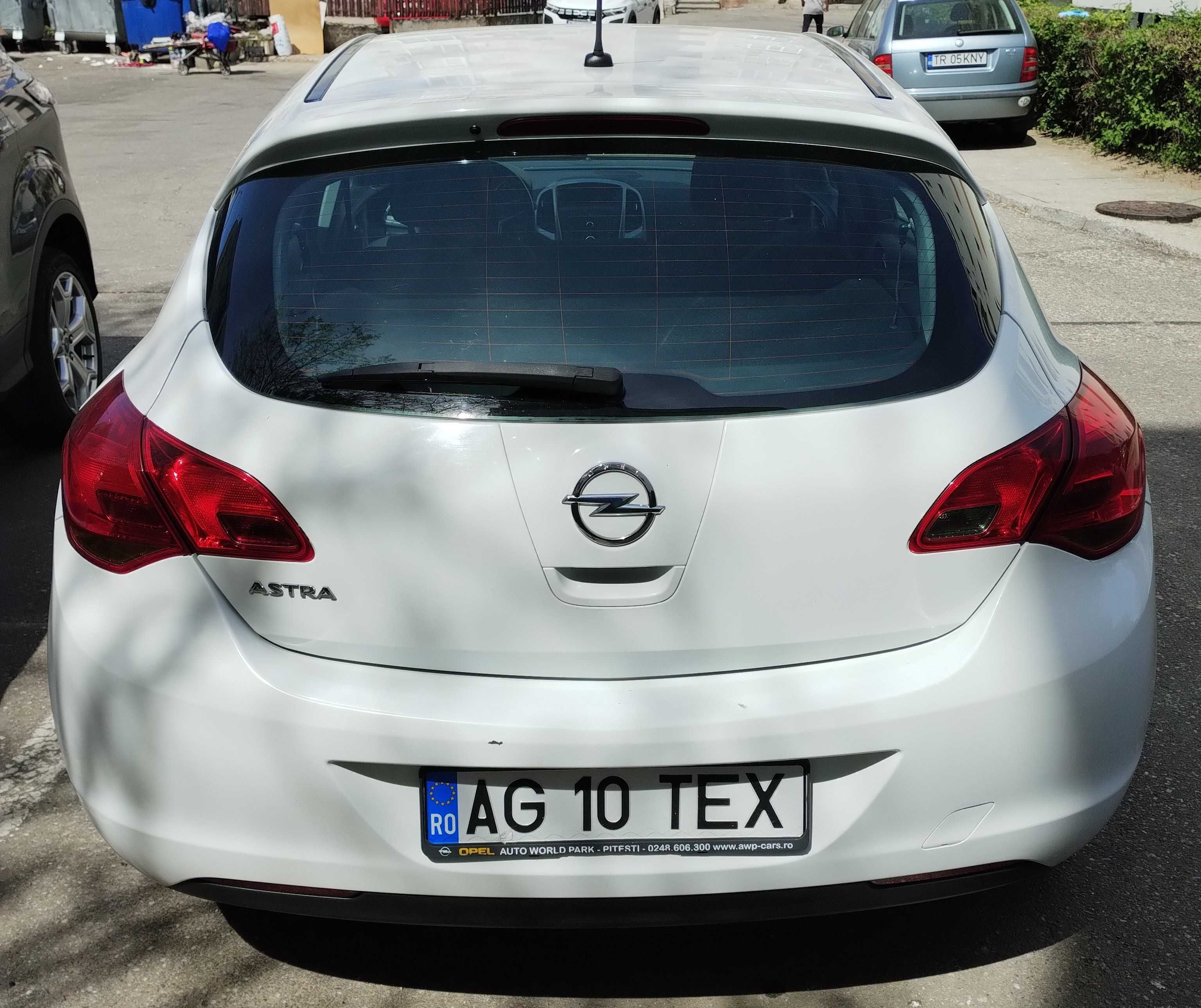 Opel Astra J, benzină ,motor 1.4, 100CP, rulaj 171500 km
