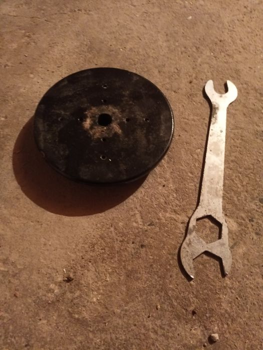 Vând strung pentru lemn, în stare foarte bună!