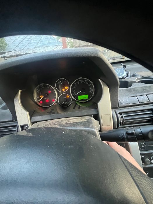 Land Rover 2.0 diesel manual
