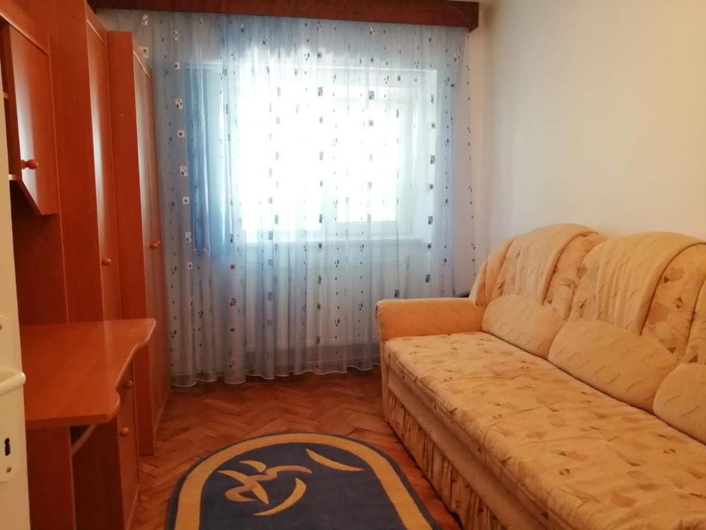 Închiriez apartament 3 camere Bârlad