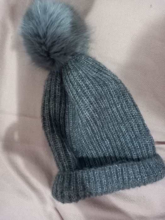 Pantaloni schi, manusi, fes Zara