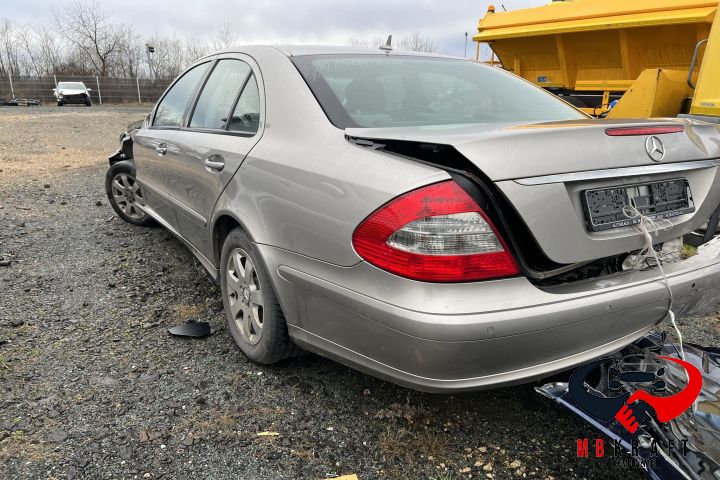 Compartiment depozitare diverse A2116830075 Mercedes-Benz E-Class W21