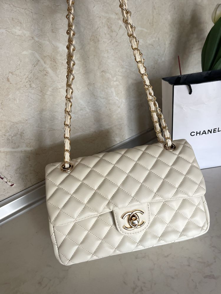 Чанта Chanel Classic flap екрю