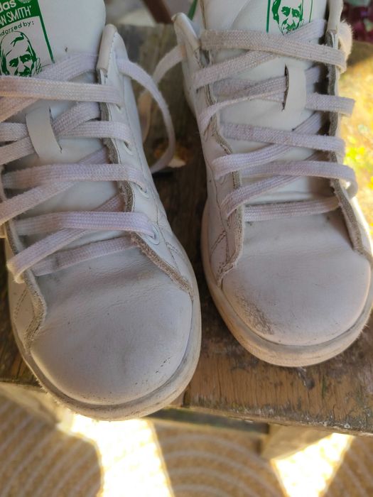Stan Smith ветерани, номер EU 34 — малки стъпки, голям характер