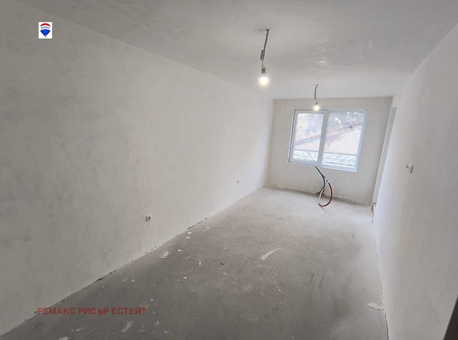 Продава се Тристаен апартамент в Русе, Център - 102 кв.м за 1588 €/кв.м - Снимка #5