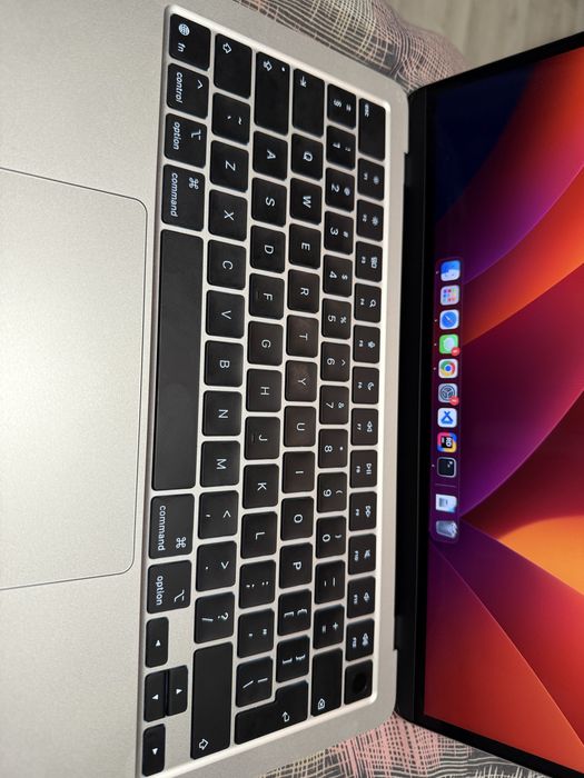 Apple MacBook Air 13.6” M4 Silver – Чисто нов, с 2 г. гаранция
