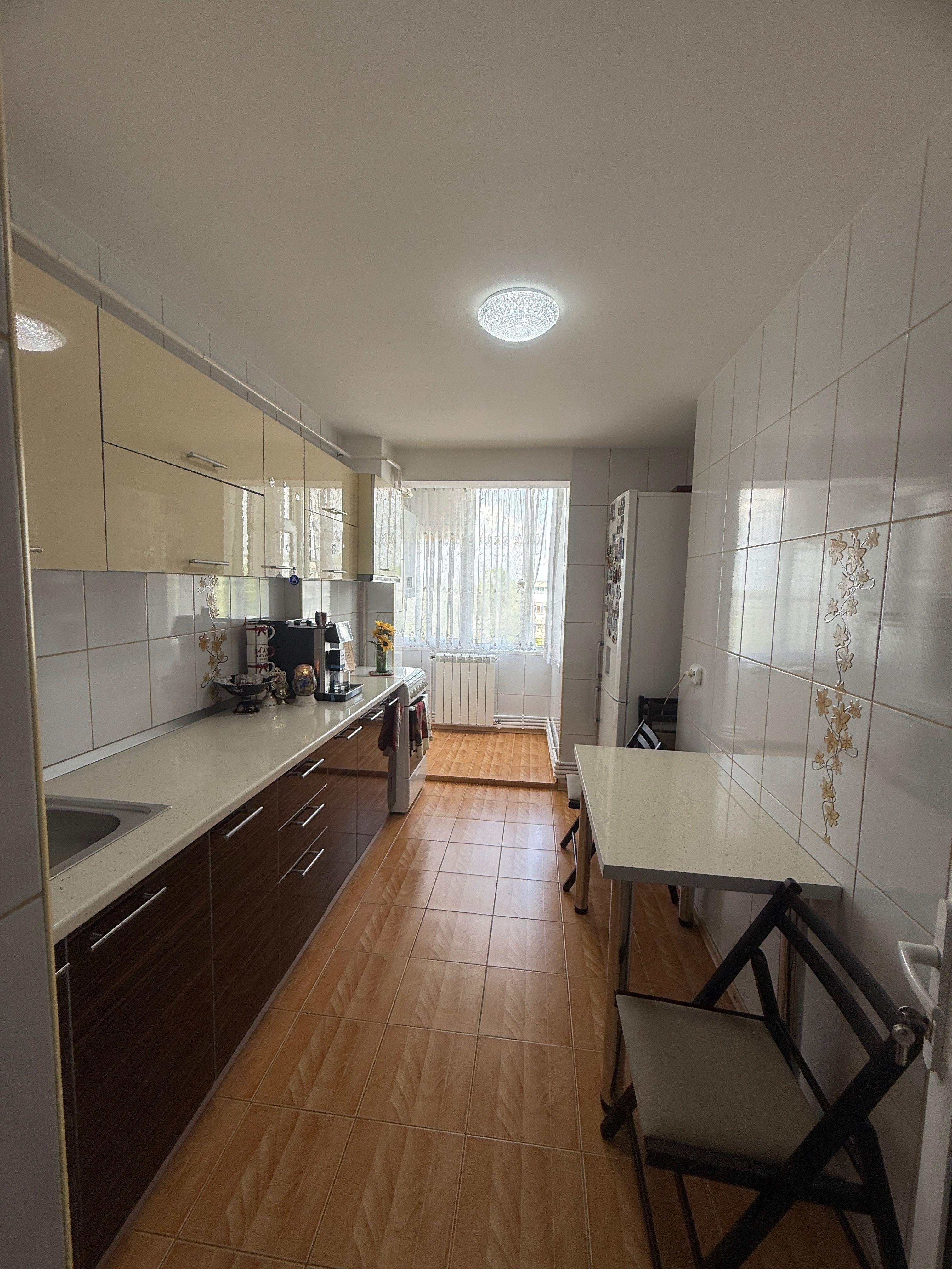 Apartament 2 camere decomandat, Micro 13