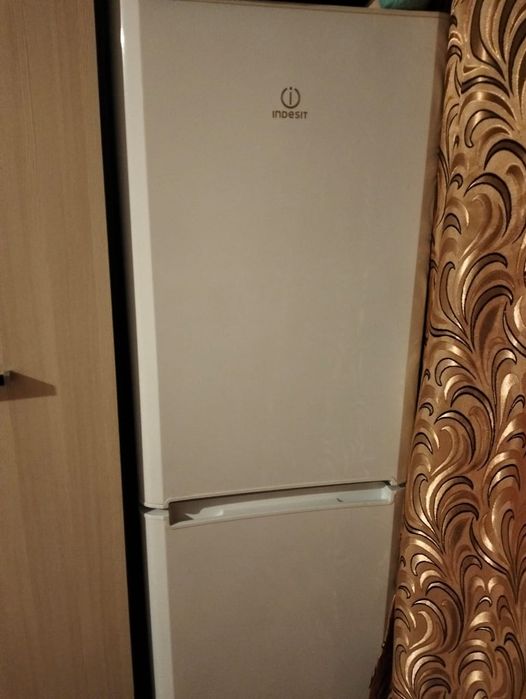 Продам холодильник