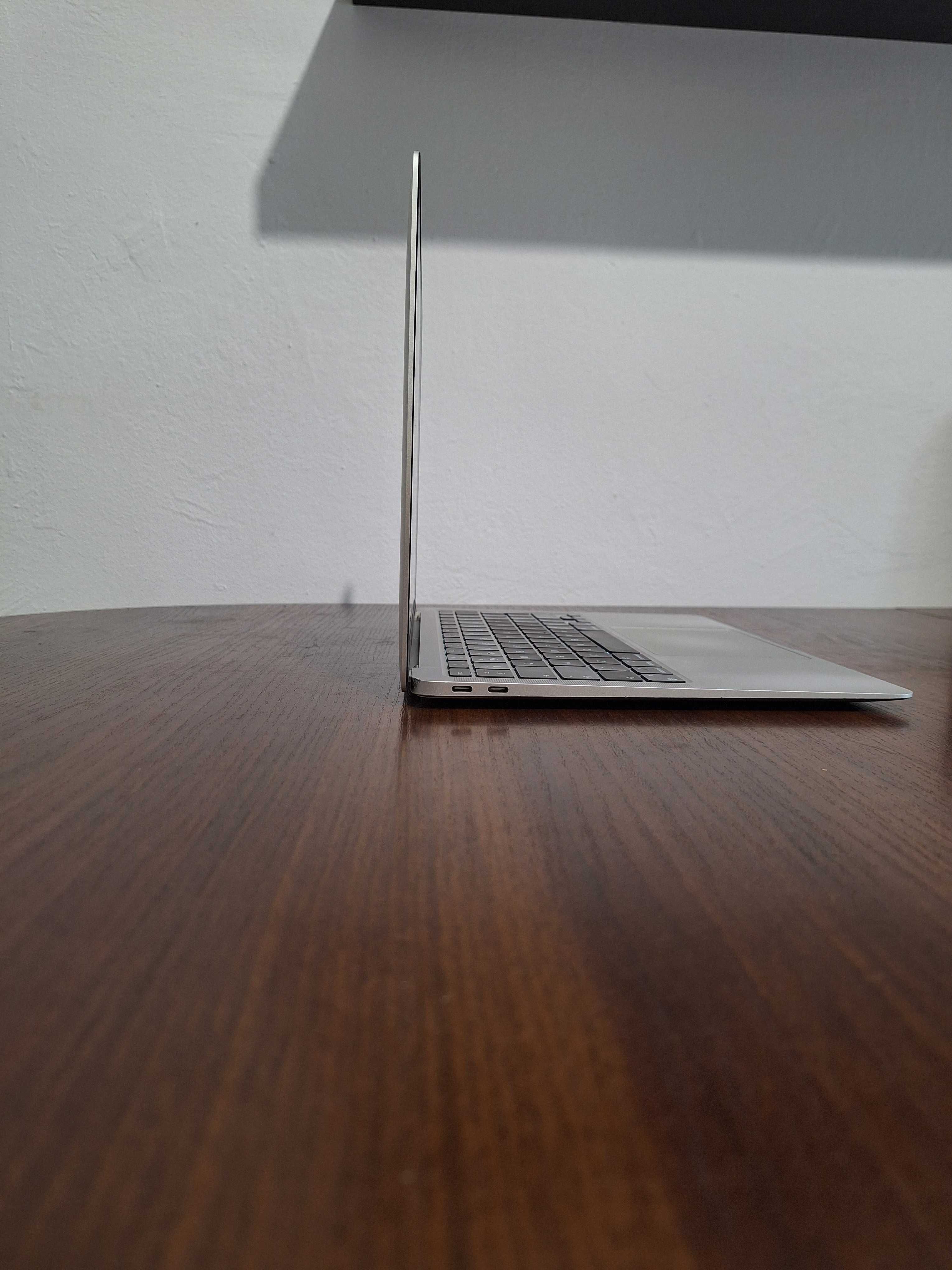 Лаптоп MacBook Air M1 2020г. 16GB RAM 256GB SSD