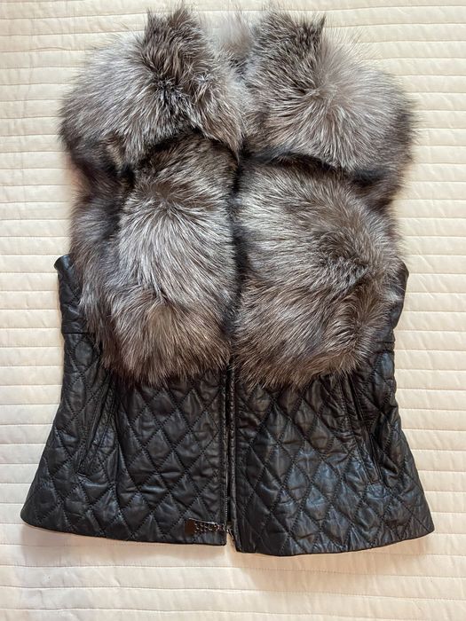 Меховая жилетка