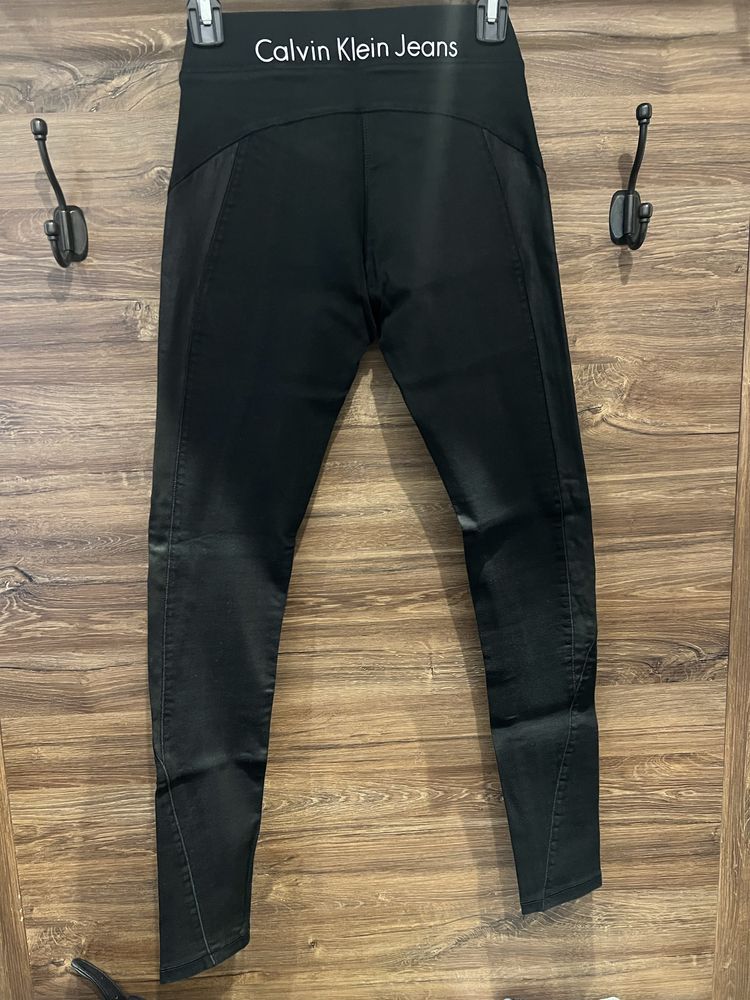 Calvin Klein панталон / клин