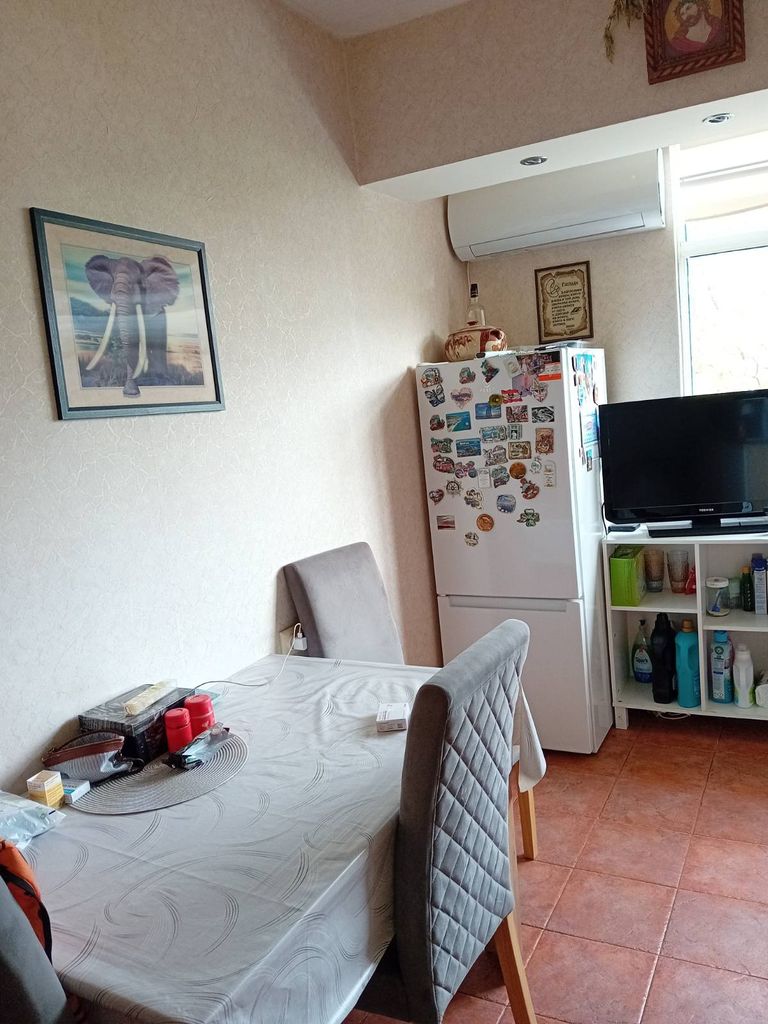 Продава се Четиристаен апартамент в Асеновград - 90 кв.м за 935 €/кв.м - Снимка #2