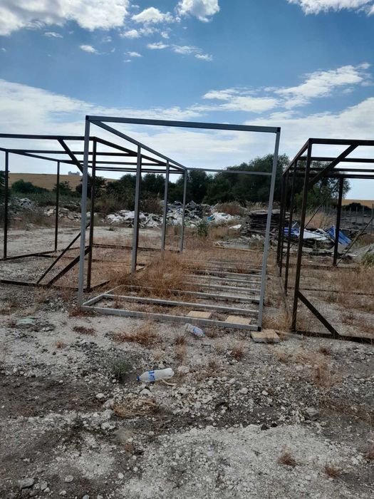 Здрава метална конструкция тип скеле с монтаж