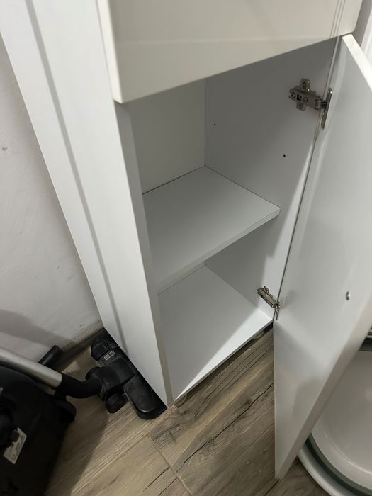 Vand dulap de baie cu rafturi