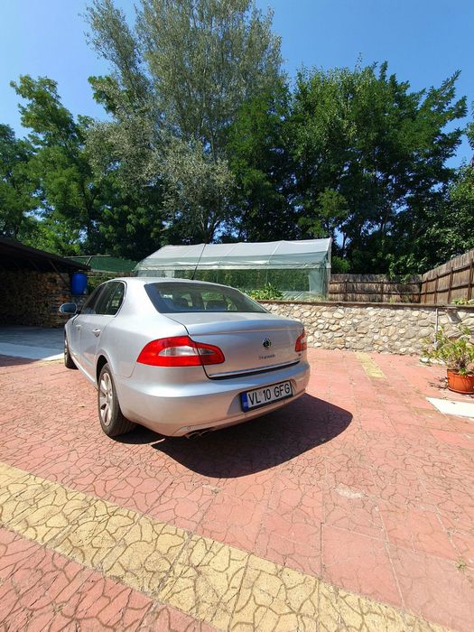 Vând Skoda Superb 2.0 TDI