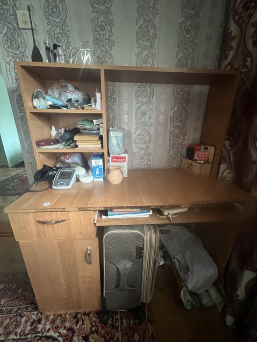 Продам компьютерный стол