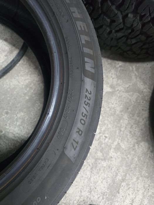 2 Броя 225/50/17 Michelin 5mm 21dot