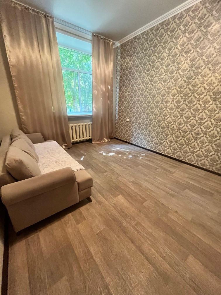 Продается  1 ком кв в Студгородке по ул 30 гвардейской дивизии,35м²