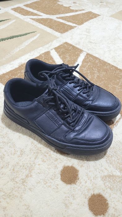 Продаются кроссовки