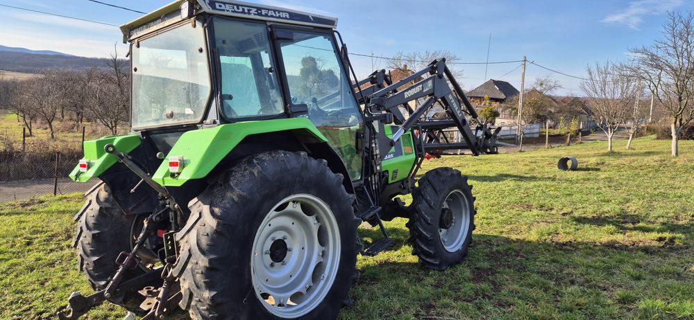 Tractor cu incarcator frontal Deutz Fahr DX 3.65