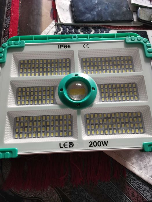 Lampa solara portabila