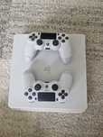 Vând PlayStation 4