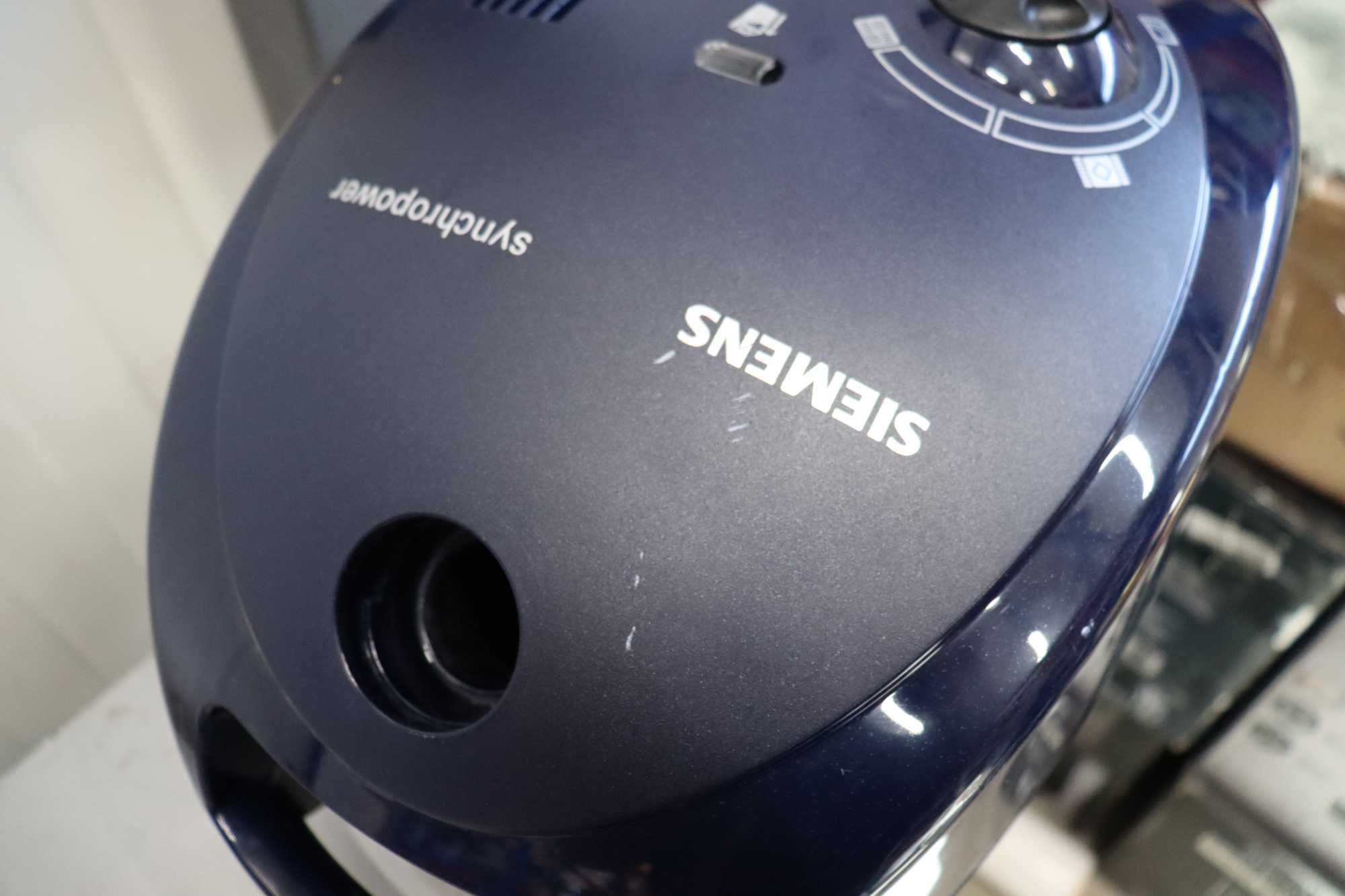 Прахосмукачка Siemens VS06B1110 Synchropower, 4 литра, синя