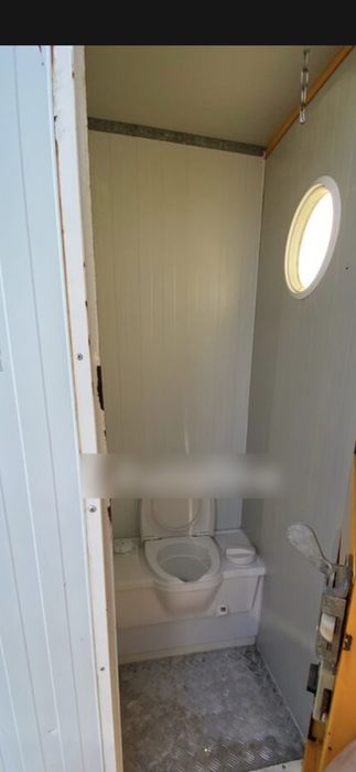 Remorca de inchiriat  cu bucatarie si tualeta