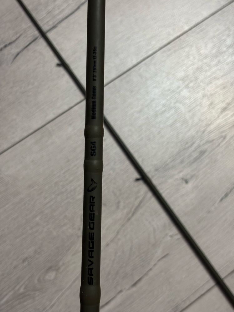 Savage Gear sg4  12-34 с макара Shimano Siena 4000