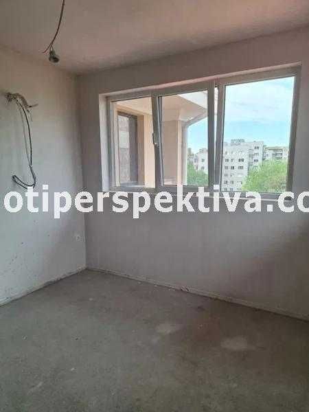 Продава се Тристаен апартамент в Пловдив, Кючук Париж - 90 кв.м за 1312 €/кв.м - Снимка #2