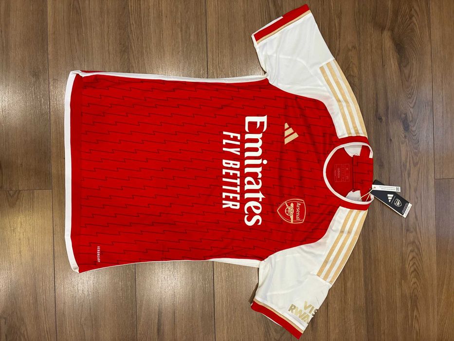 Нови оригинални екипи на Арсенал размери M L XL