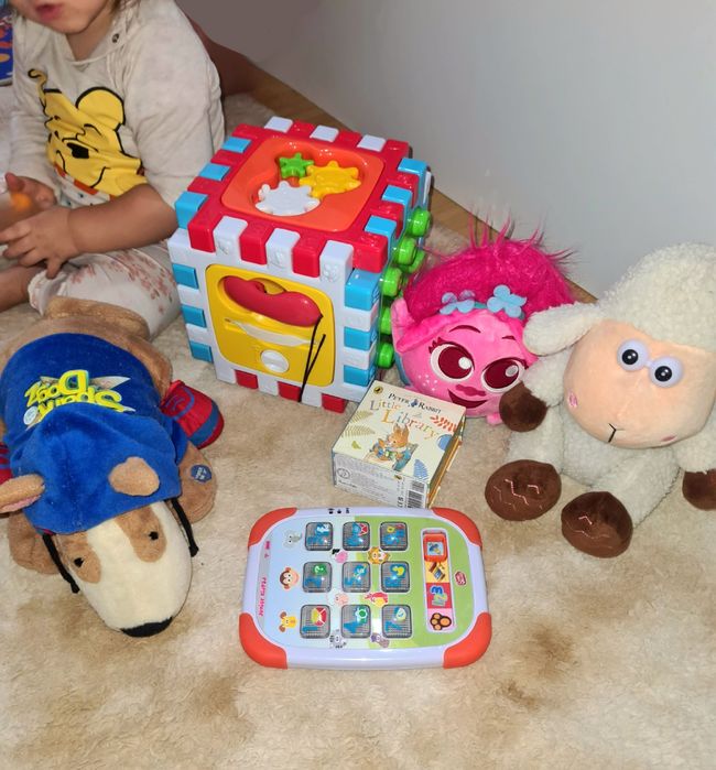 Vand lot jucării interactive sunete etc