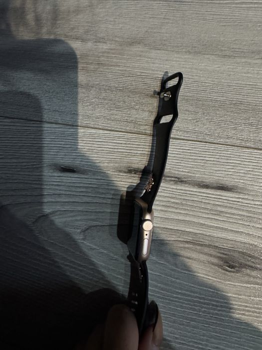 Apple watch 5  ROSE GOLD