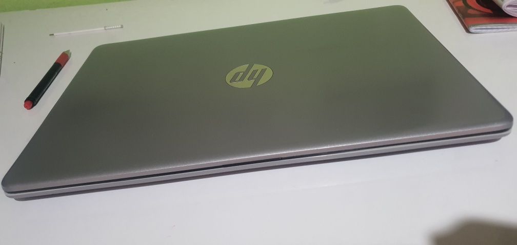 HP laptop  250 G8 256/8