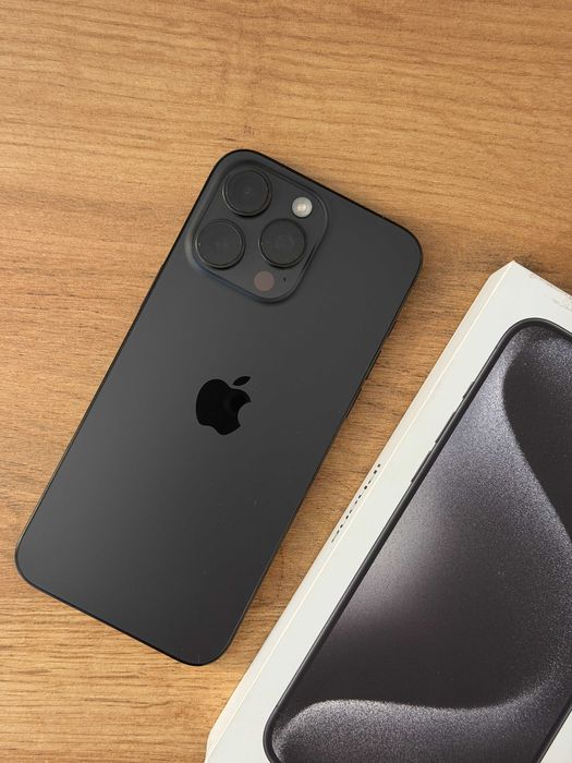 iPhone 15 Pro Max 256GB – stare impecabilă + accesorii