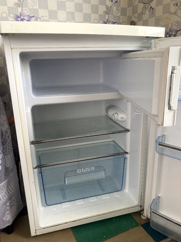 Холодильник SHIVAKI HS-137 RN