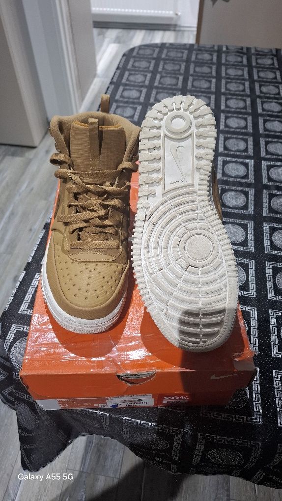 Adidași Nike! Superbi!