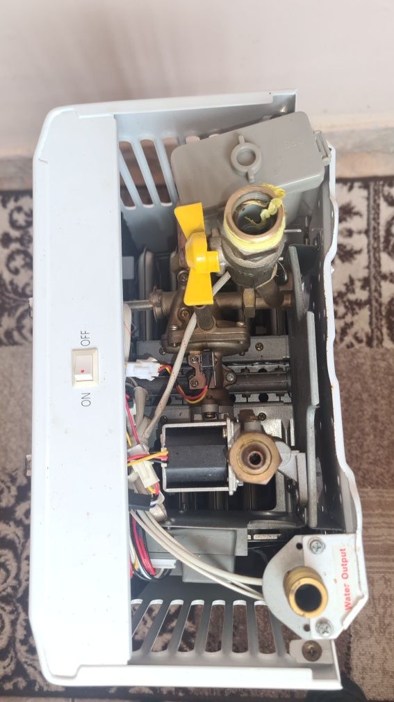 Instant apa calda pe gaz BAUTECH 11L