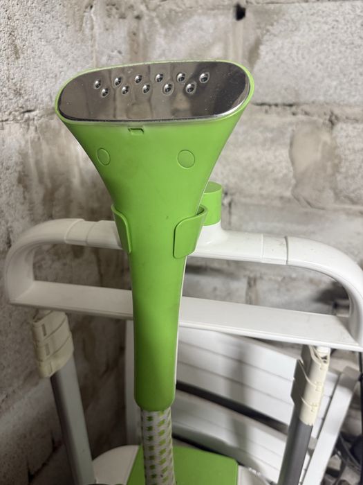 Паровой утюг для глажки вещей