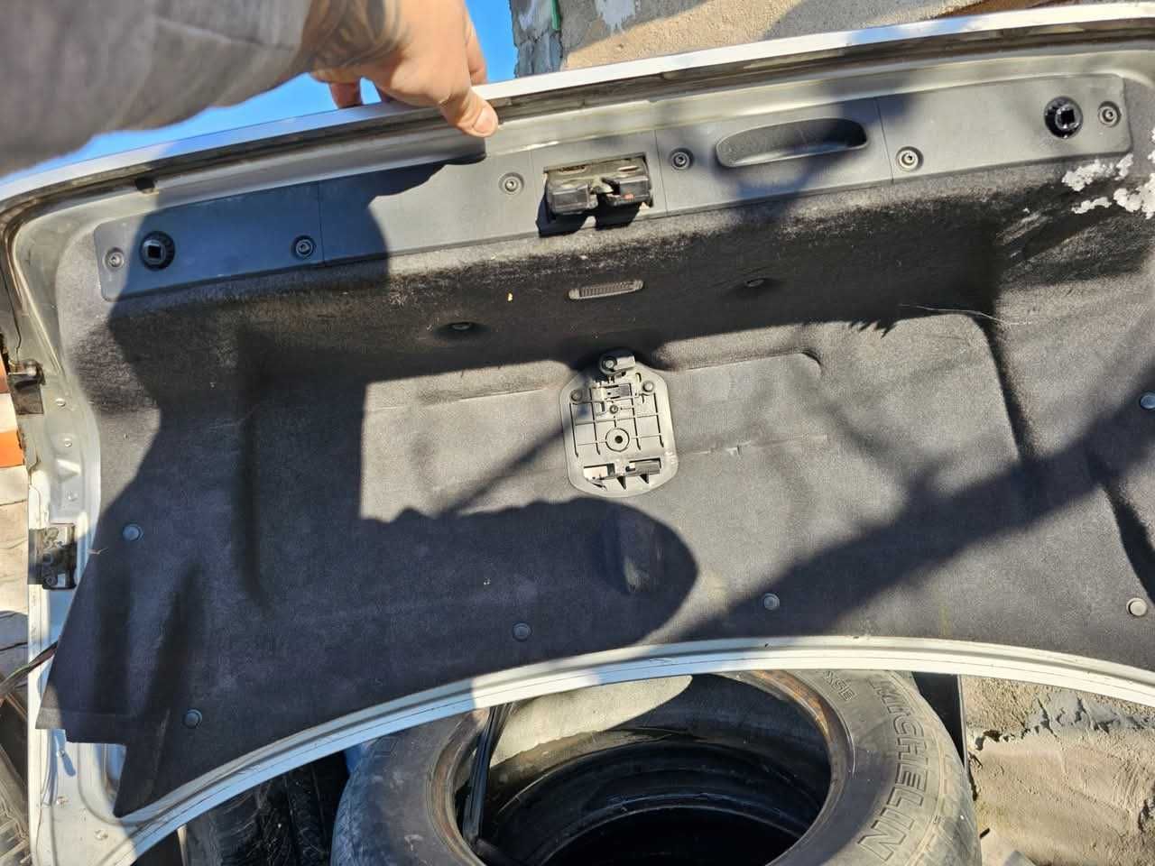 Заден Капак за Mercedes W211