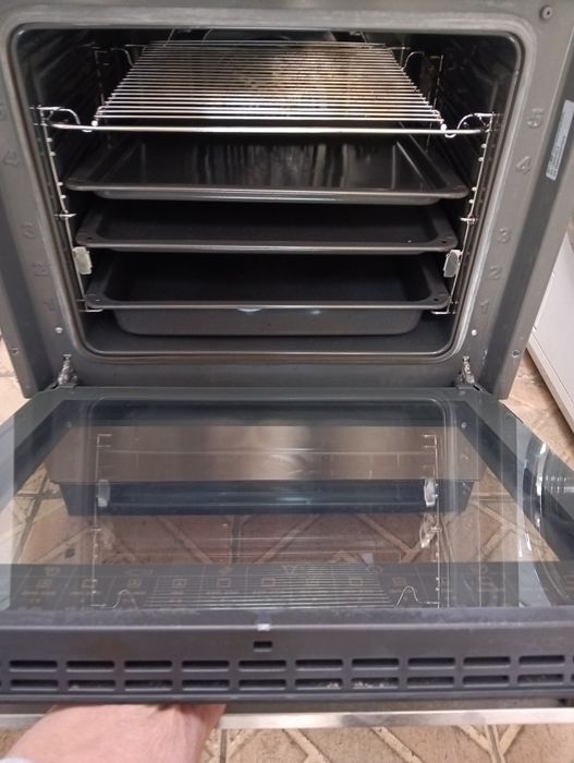 Иноксова свободно стояща печка с керамичен плот Gram 2 години гаранция