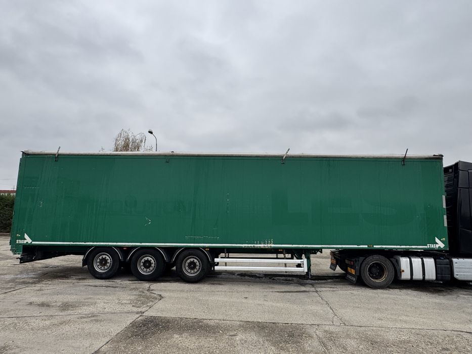 Semiremorca walking floor