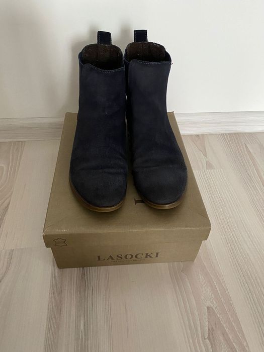 Vând ghetuțe piele naturala 40