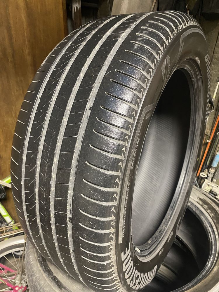 Продам шины Bridgestone 275/50R21