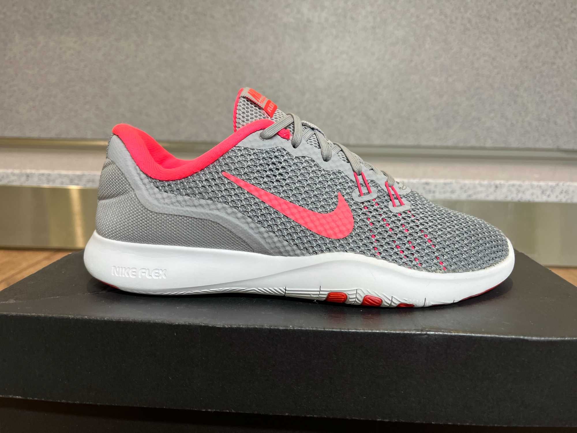 ОРИГИНАЛНИ *** Nike Flex Trainer 7 Wolf Grey/Racer Pink/Stealth