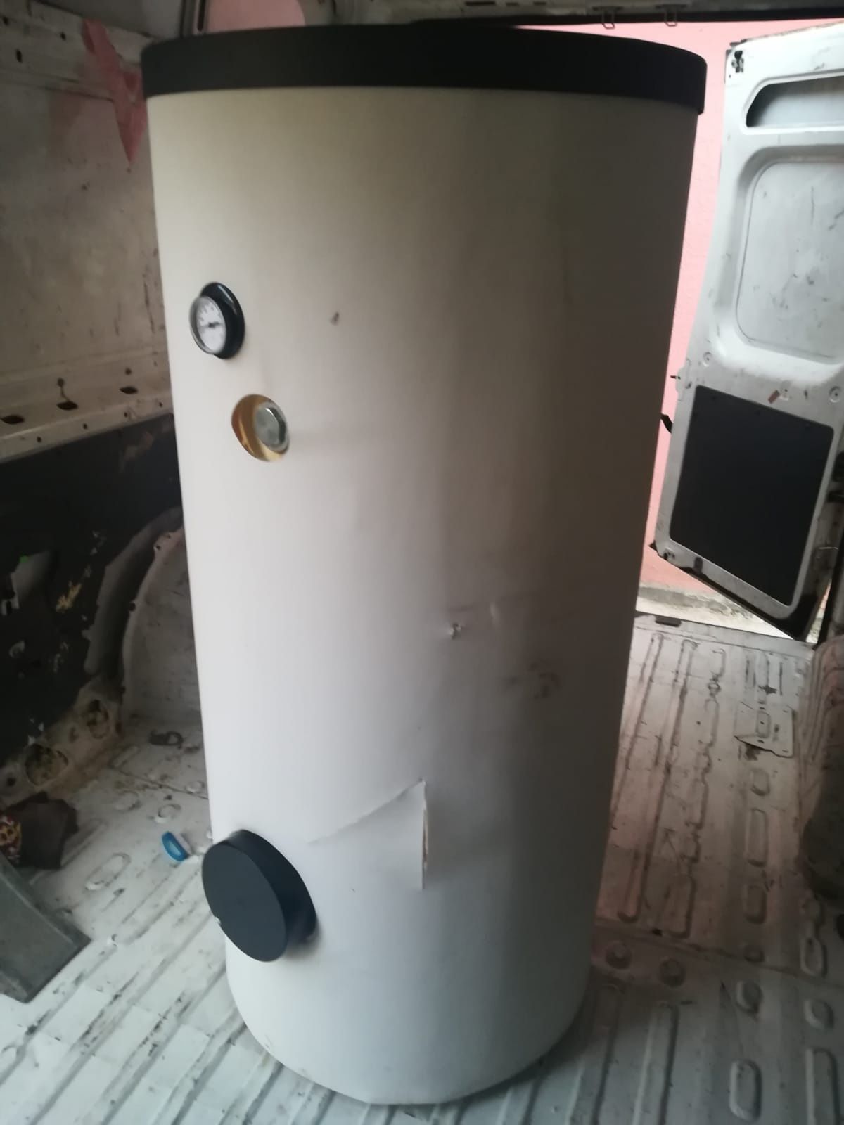 Vând boiler 300 litri cu doua serpentine