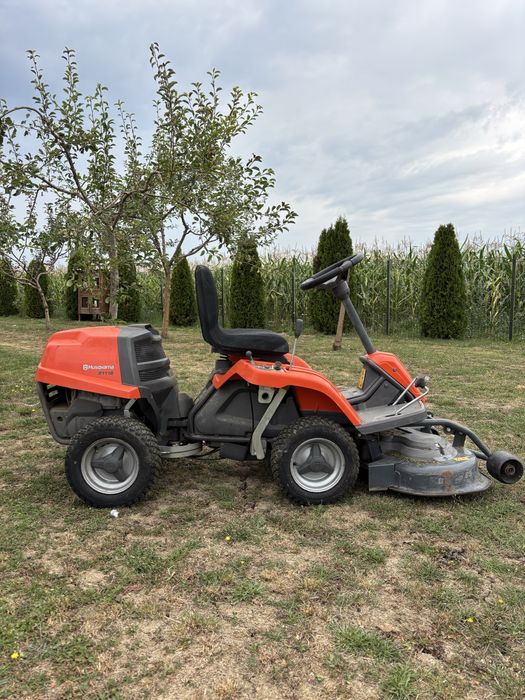 Tractoras gazon husqvarna