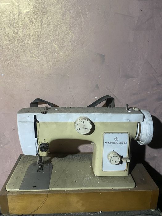 Продам швейную машинку Чайка в рабочем состояниий