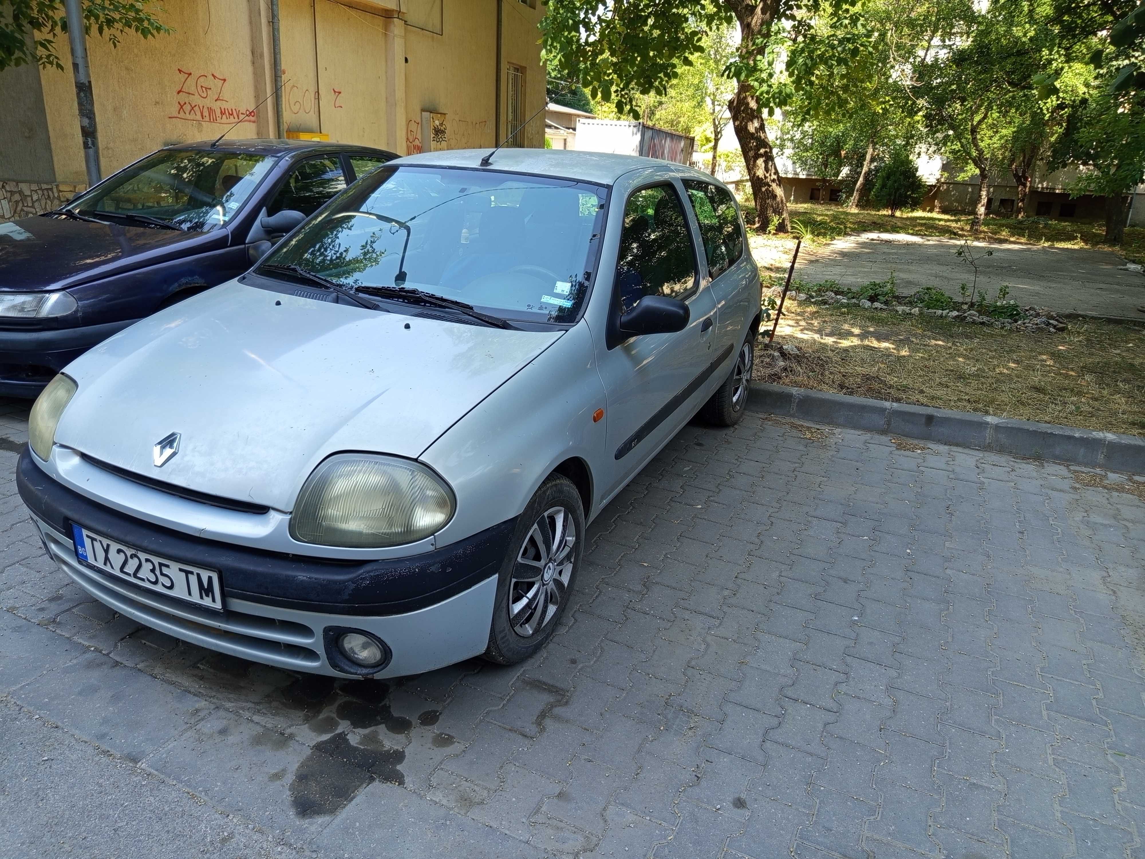 Продавам Рено клио дизел